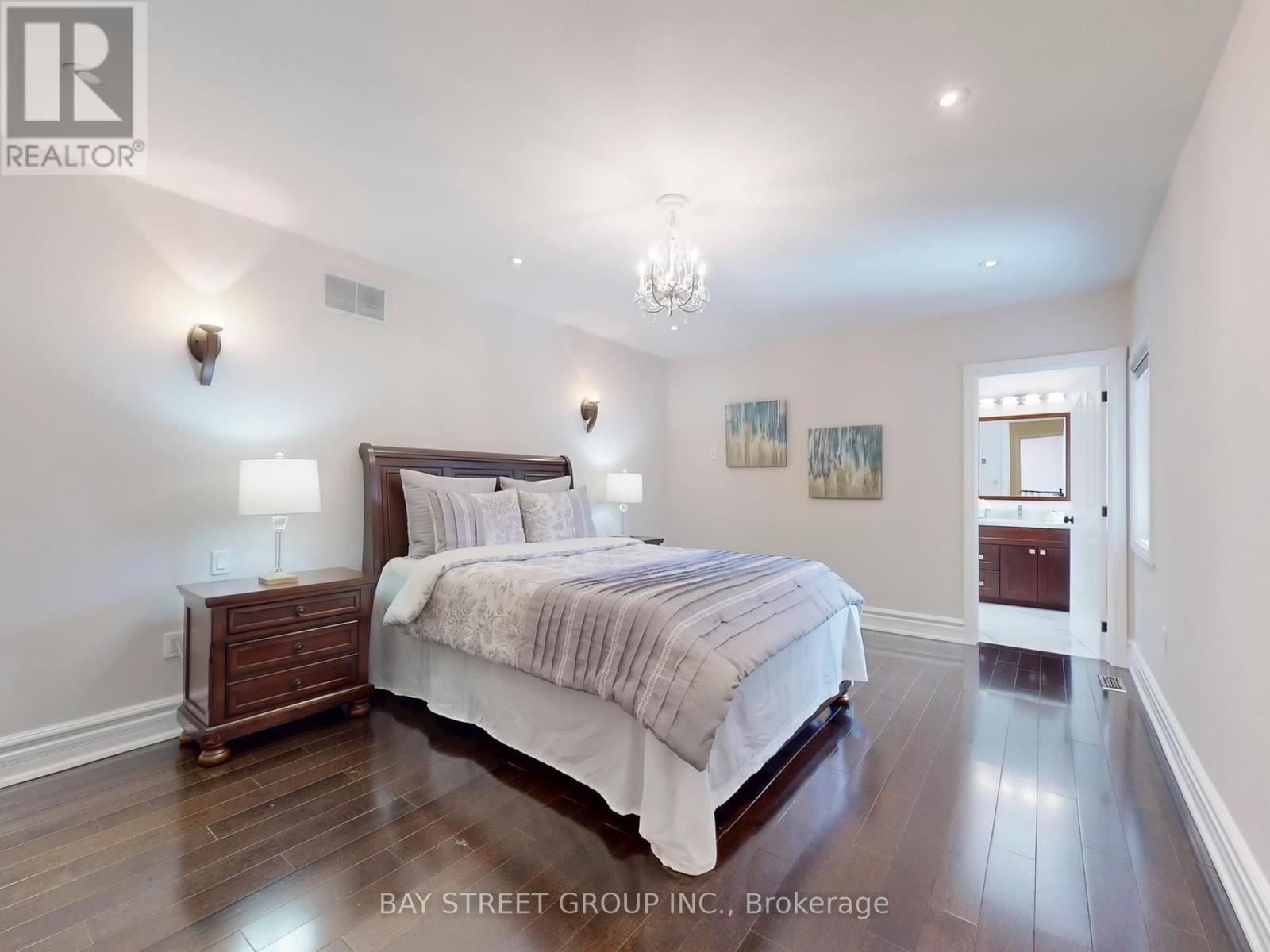 Photo 38 of 25 Brookshill Crescent, Richmond Hill ON
