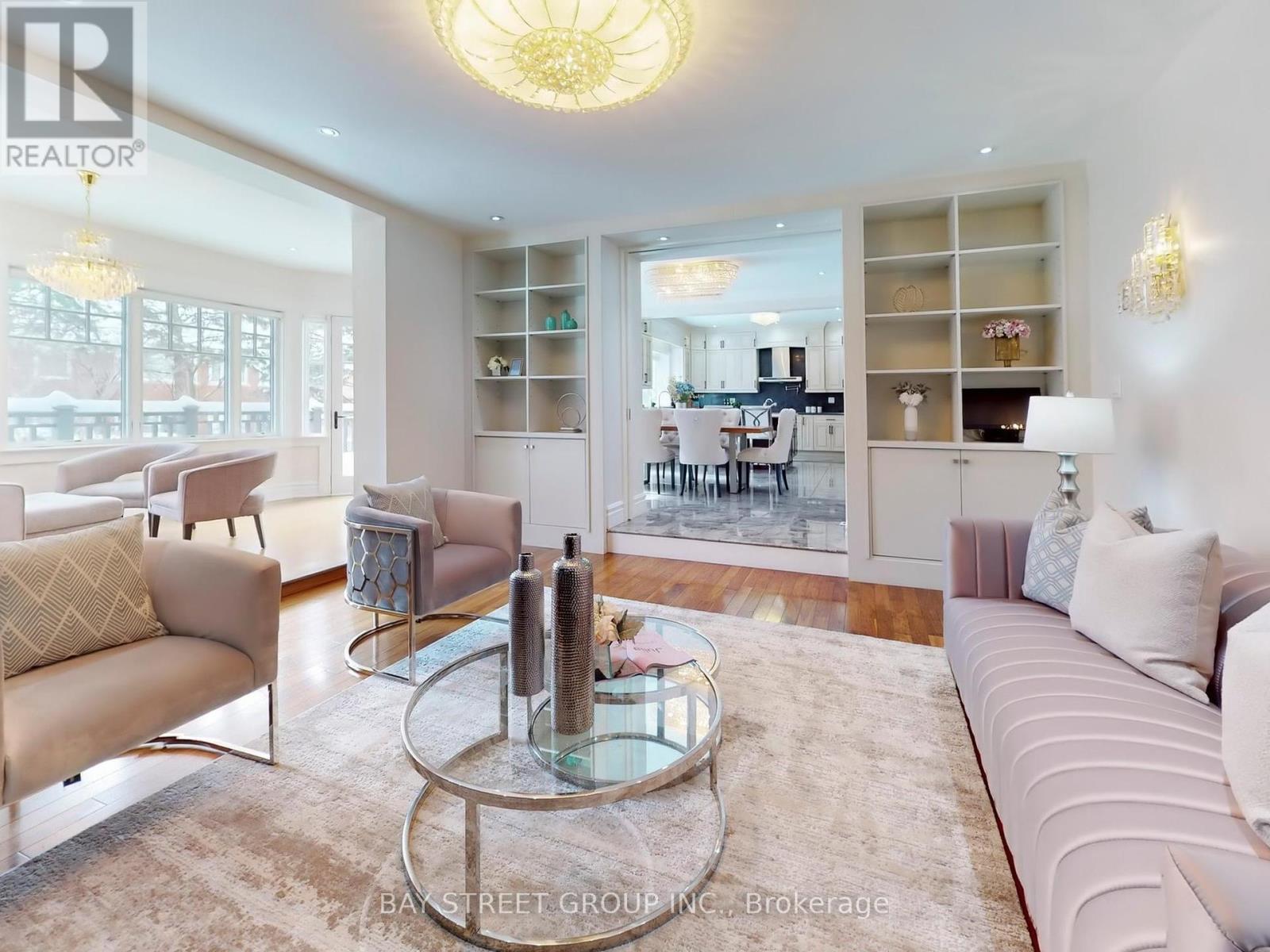 Photo 7 of 25 Brookshill Crescent, Richmond Hill ON
