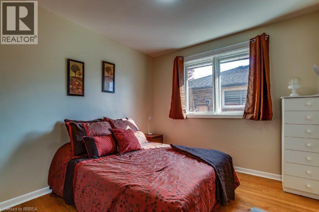 Photo 16 of 97 Seventh Avenue, Brantford ON