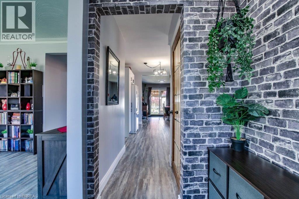 Photo 5 of 97 Seventh Avenue, Brantford ON