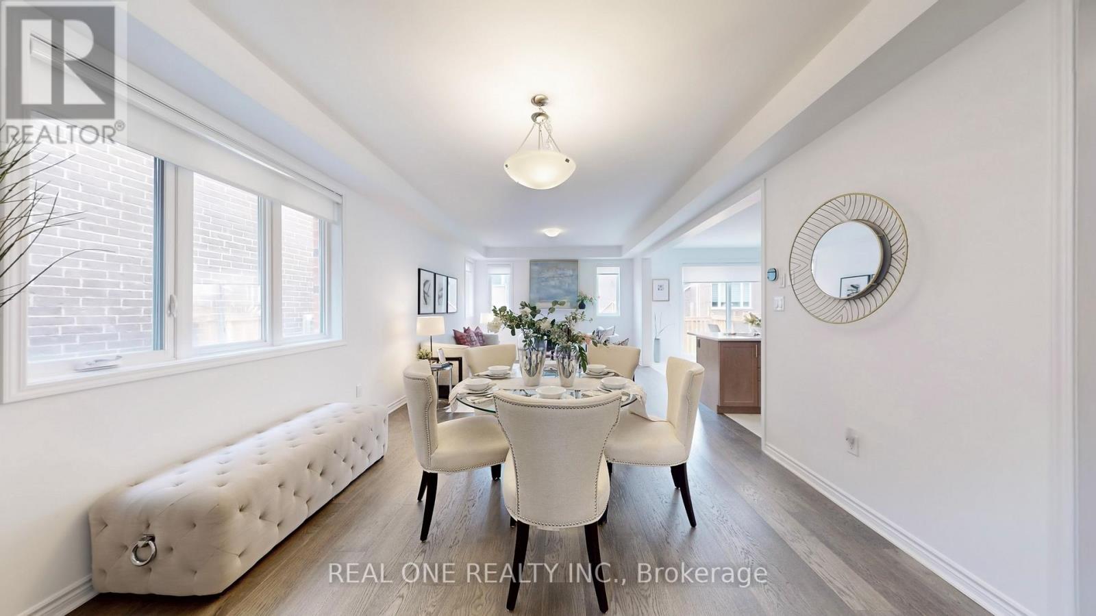 Photo 10 of 561 Kennedy Circle W, Milton ON