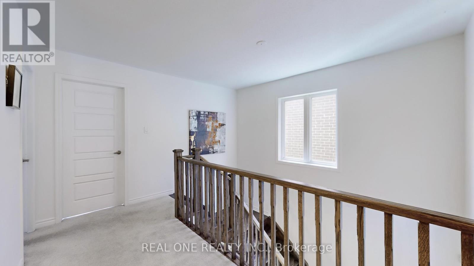Photo 23 of 561 Kennedy Circle W, Milton ON