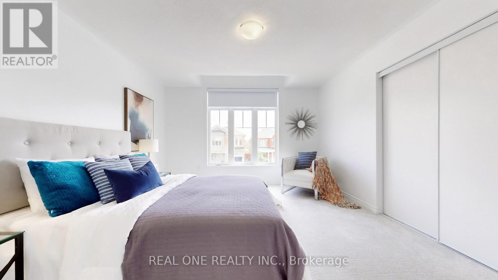 Photo 30 of 561 Kennedy Circle W, Milton ON