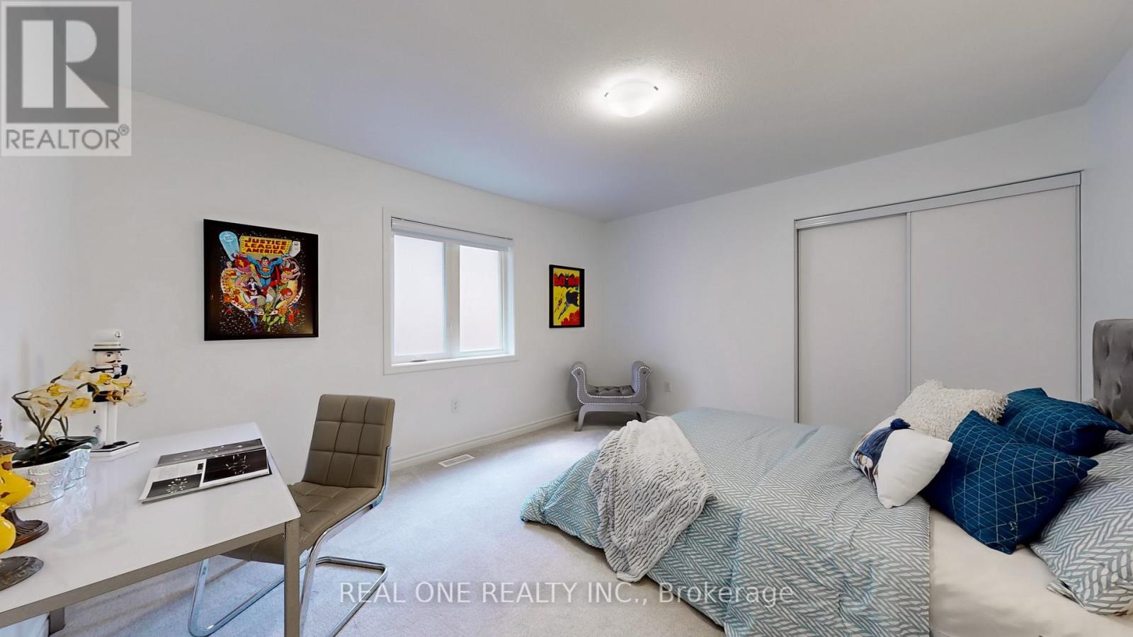 Photo 33 of 561 Kennedy Circle W, Milton ON