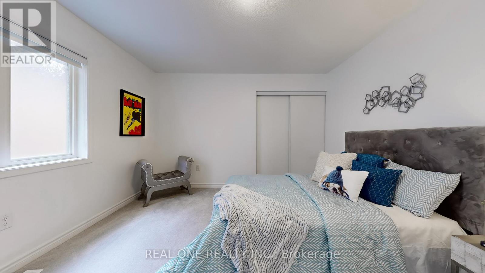 Photo 34 of 561 Kennedy Circle W, Milton ON