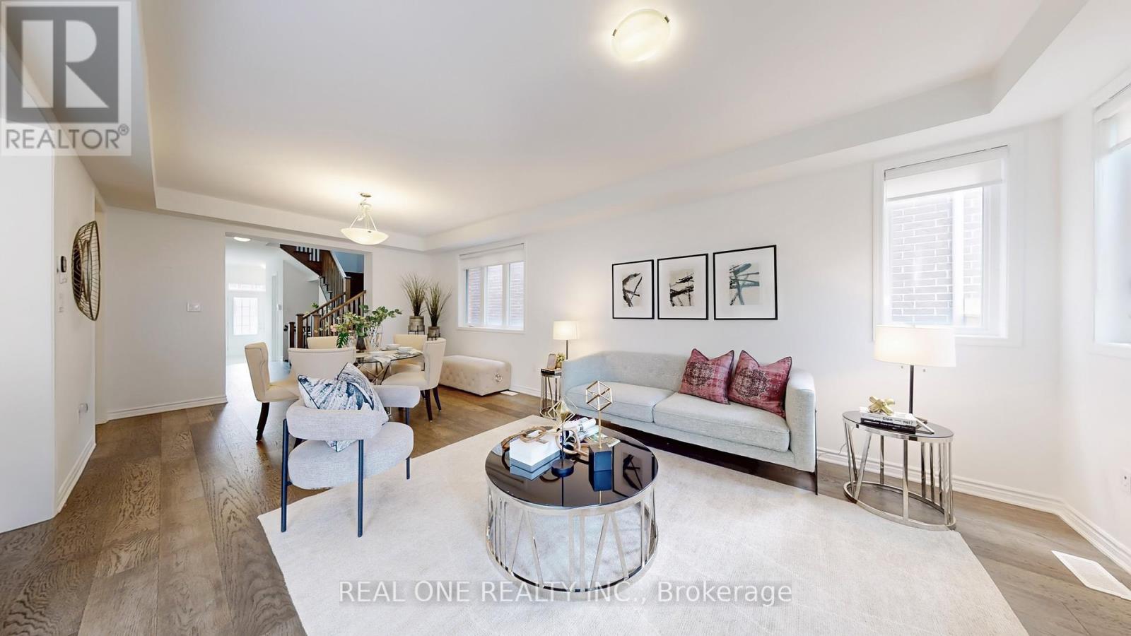 Photo 7 of 561 Kennedy Circle W, Milton ON