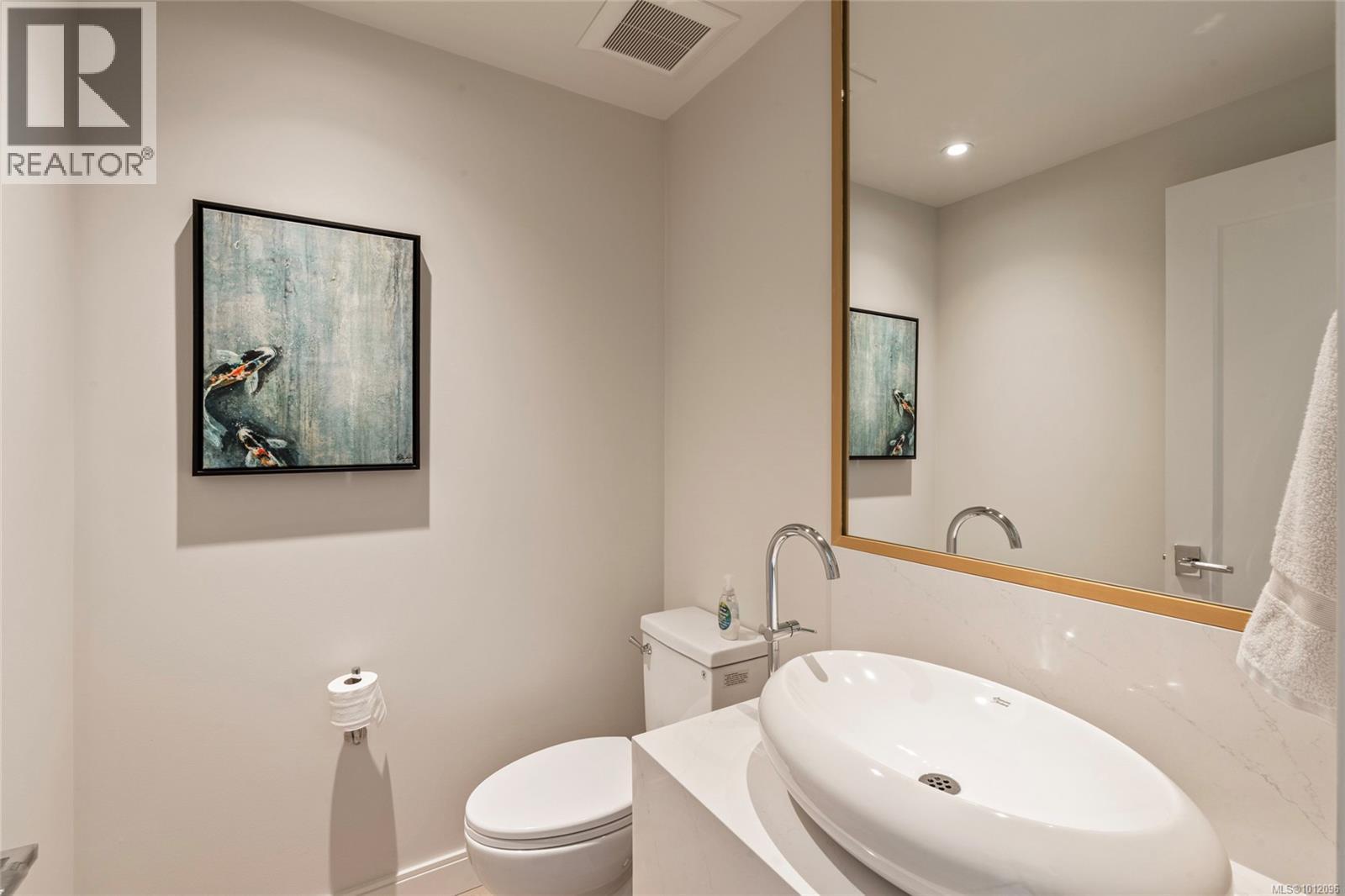 301 1916 Oak Bay Avenue, Victoria