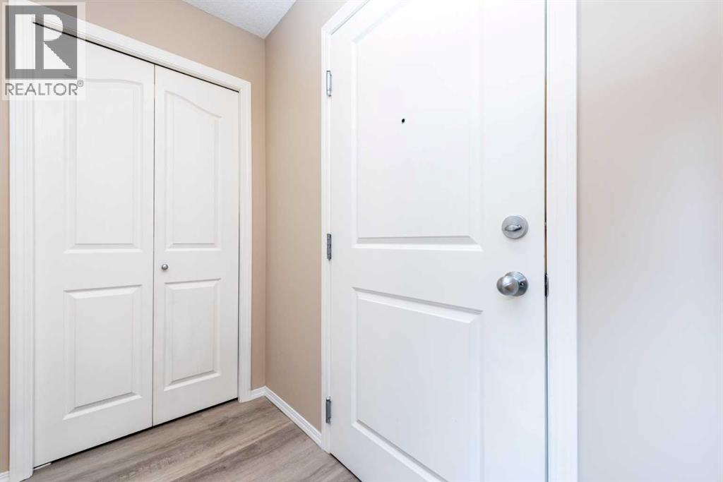 Photo 11 of 4210 403 Mackenzie Way Sw, Airdrie AB