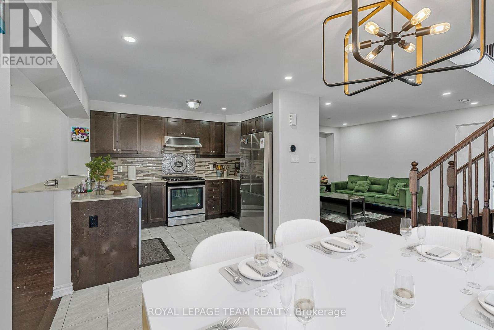 Photo 17 of 622 Parade Drive, Ottawa ON
