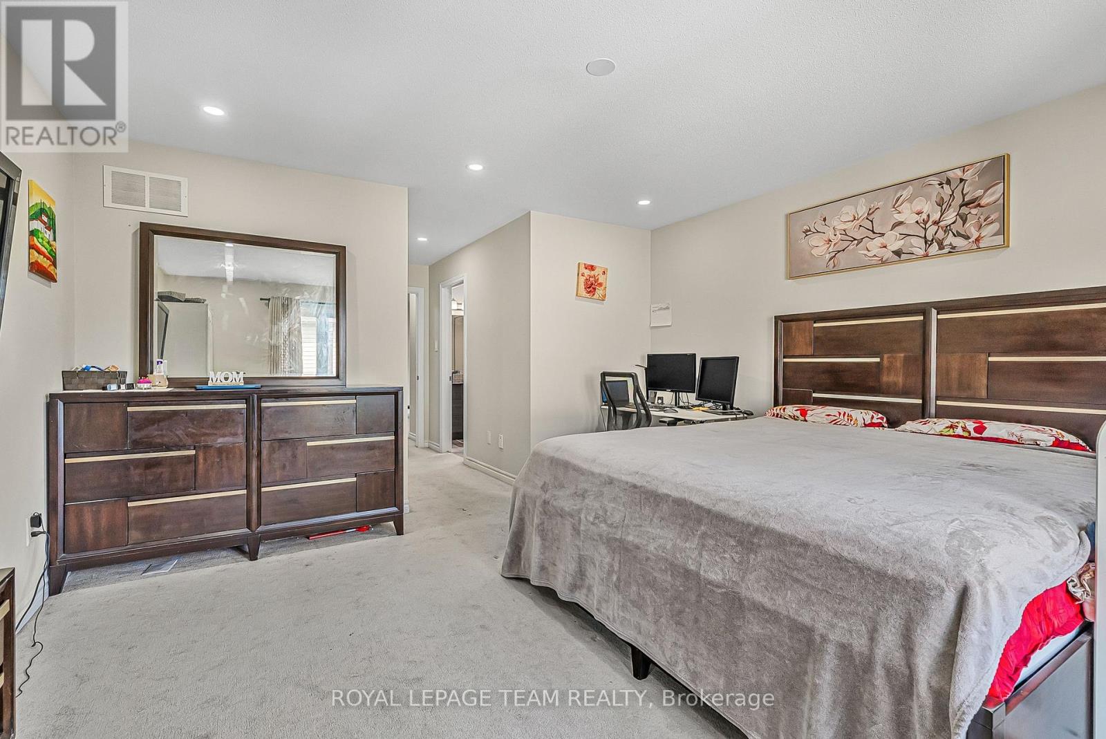 Photo 25 of 622 Parade Drive, Ottawa ON