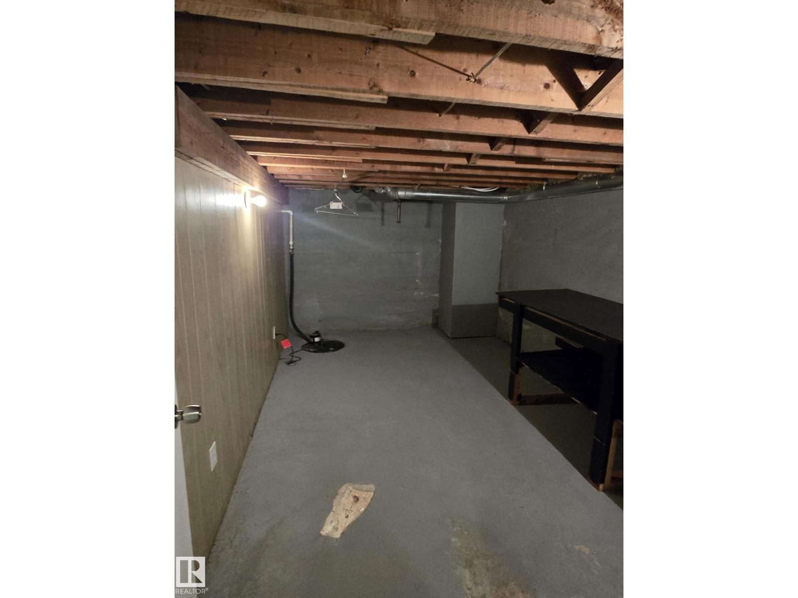 Photo 9 of 4916 50 St St, Sangudo AB