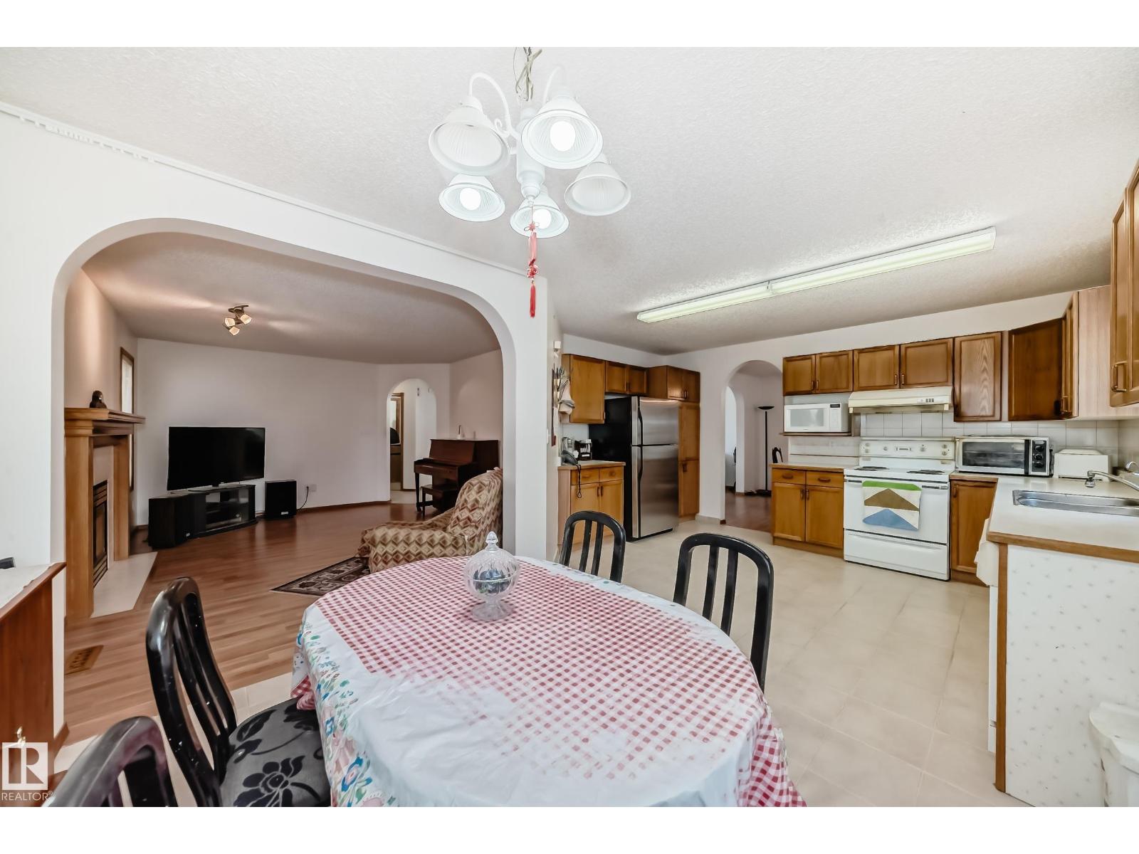 Photo 26 of 1122 Wedgewood Bv Nw, Edmonton AB