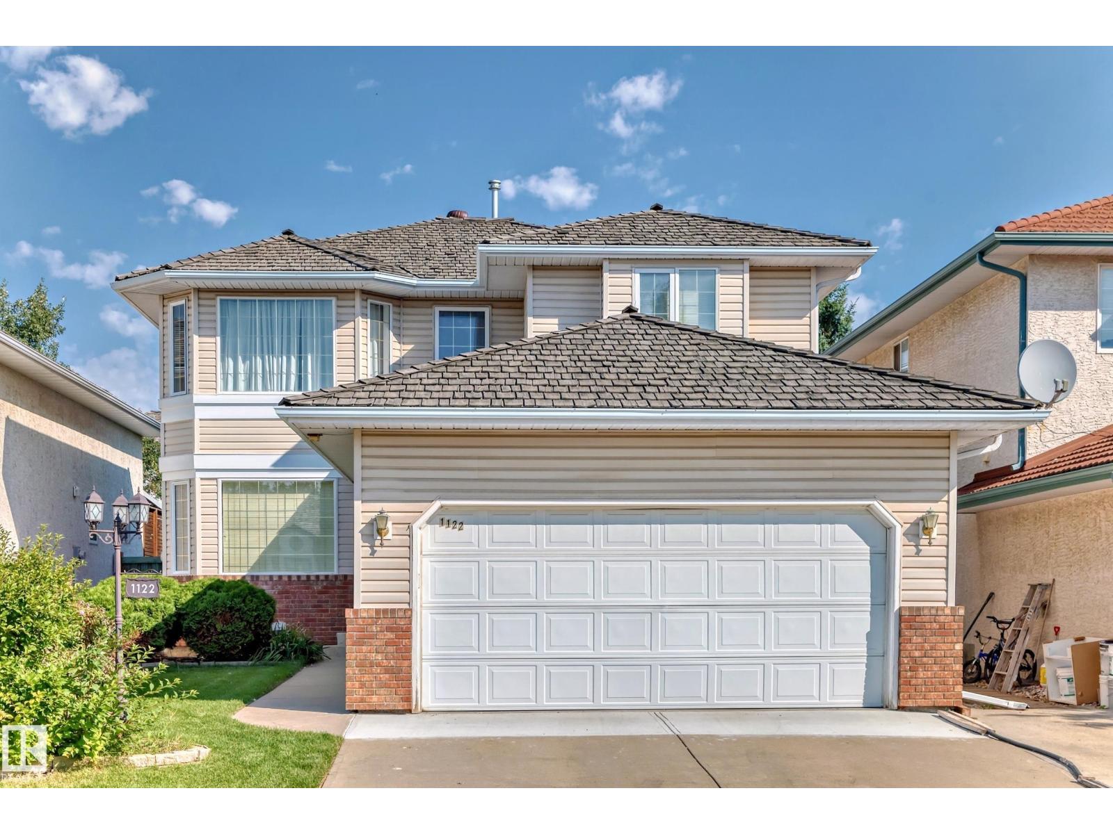 Photo 4 of 1122 Wedgewood Bv Nw, Edmonton AB