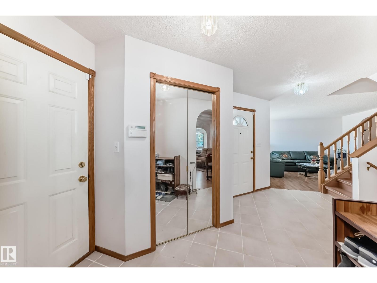 Photo 7 of 1122 Wedgewood Bv Nw, Edmonton AB