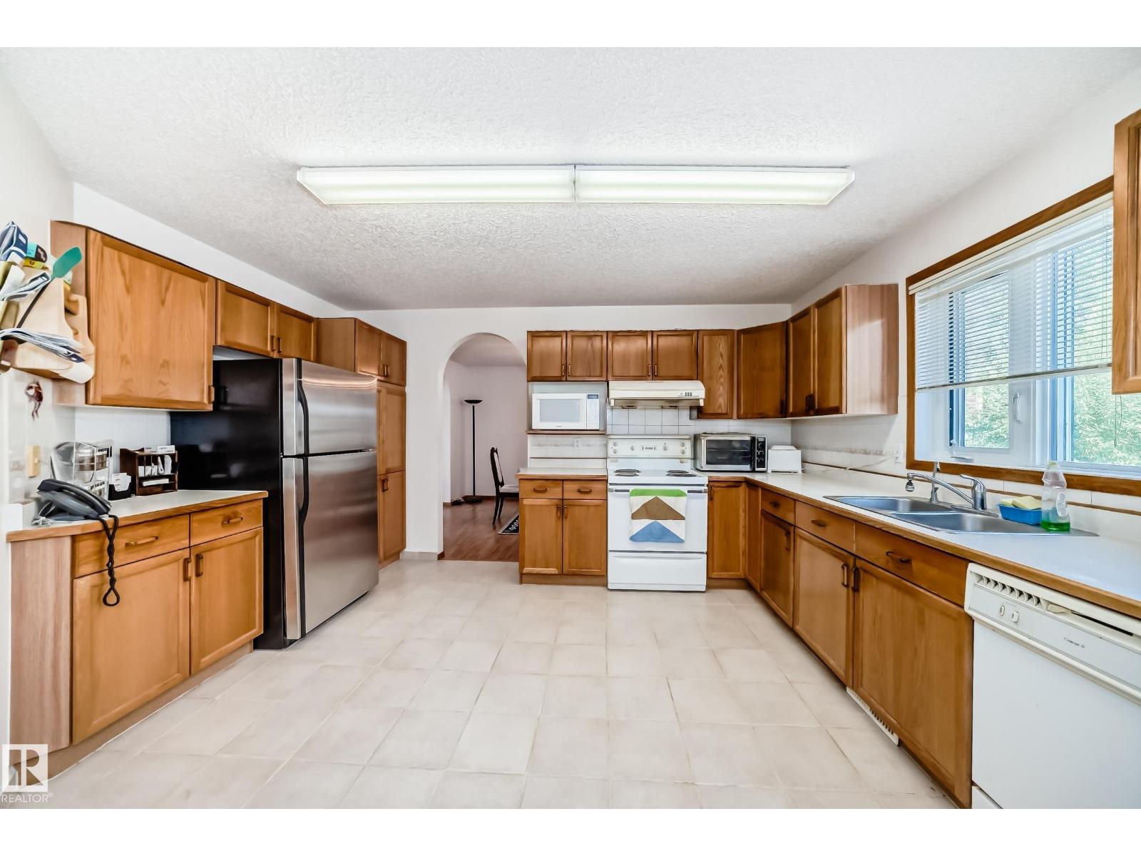 Photo 20 of 1122 Wedgewood Bv Nw, Edmonton AB