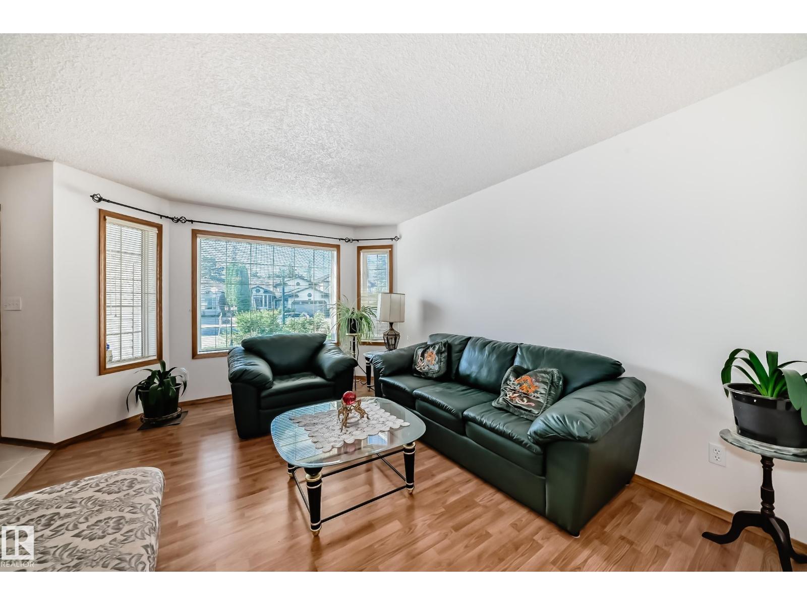 Photo 10 of 1122 Wedgewood Bv Nw, Edmonton AB
