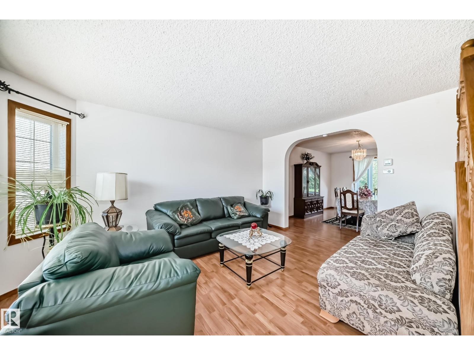 Photo 11 of 1122 Wedgewood Bv Nw, Edmonton AB