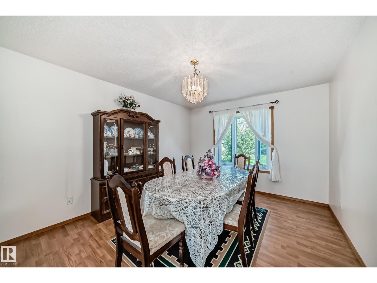Photo 15 of 1122 Wedgewood Bv Nw, Edmonton AB
