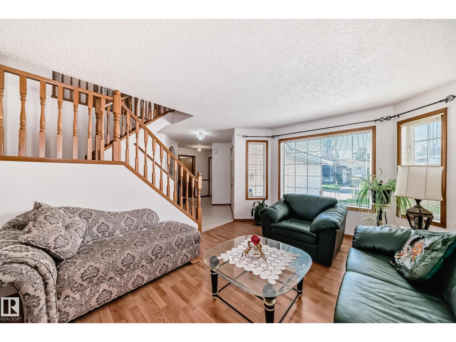 Photo 13 of 1122 Wedgewood Bv Nw, Edmonton AB