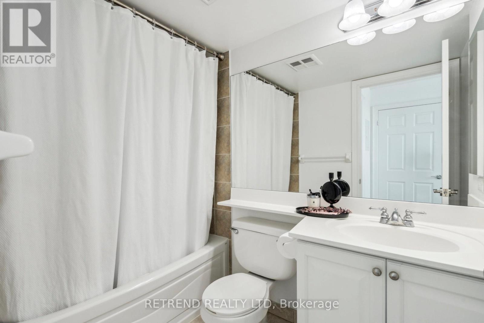 Photo 19 of 2111 15 Greenview Avenue, Toronto ON