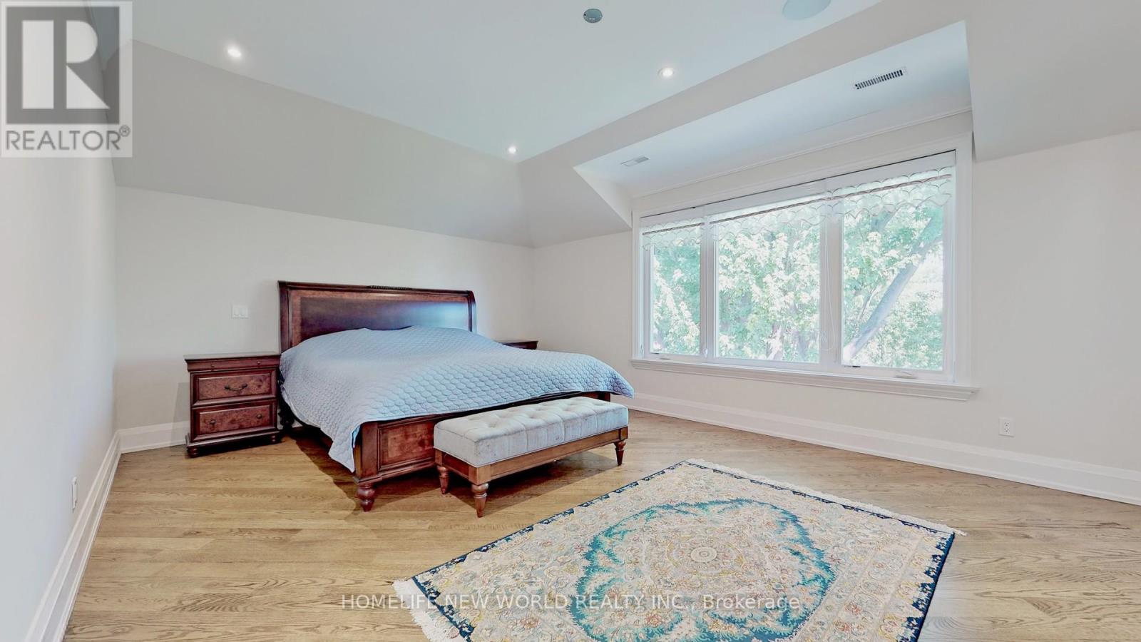 Photo 17 of 302 Johnston Avenue, Toronto ON