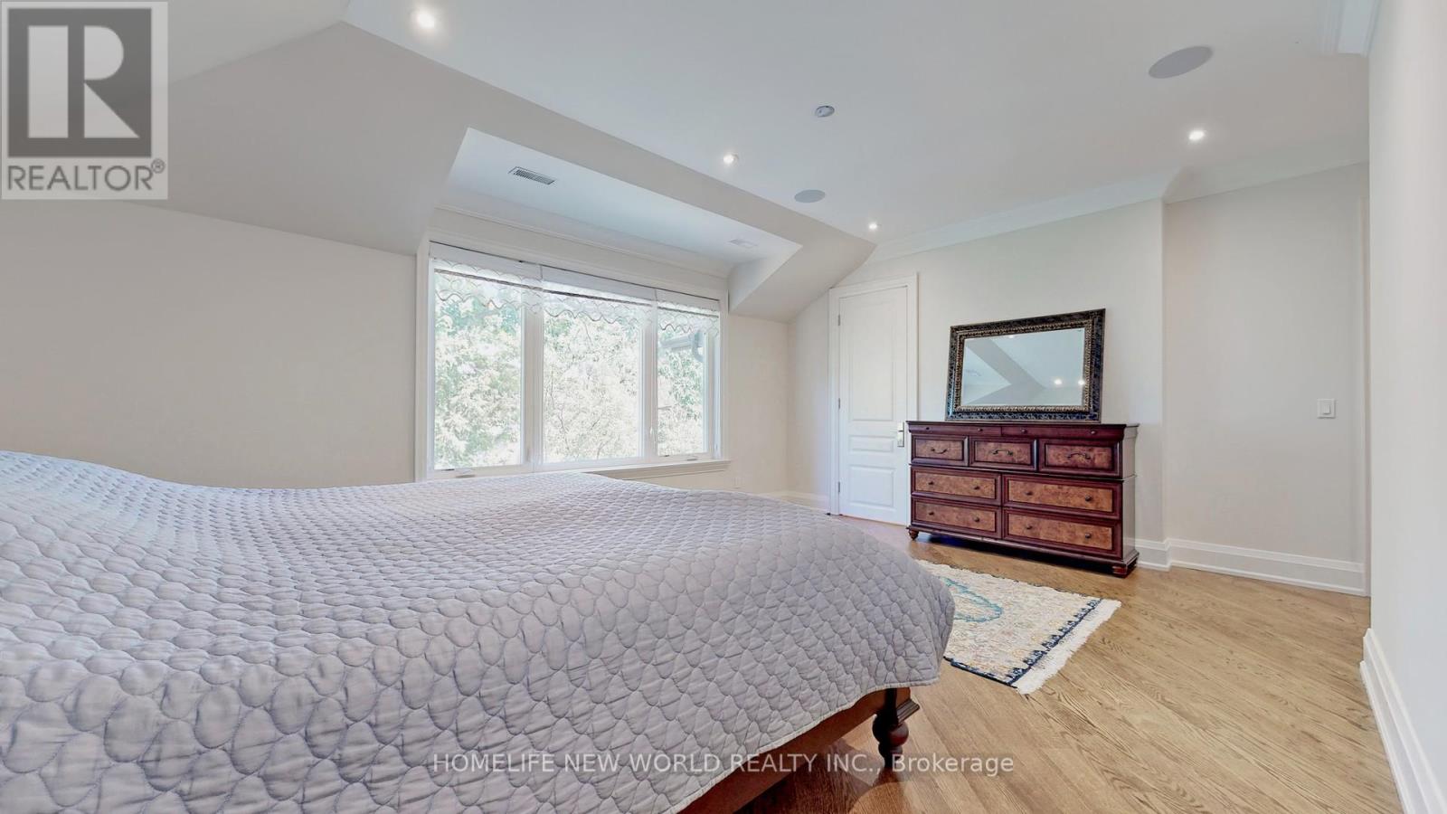 Photo 18 of 302 Johnston Avenue, Toronto ON