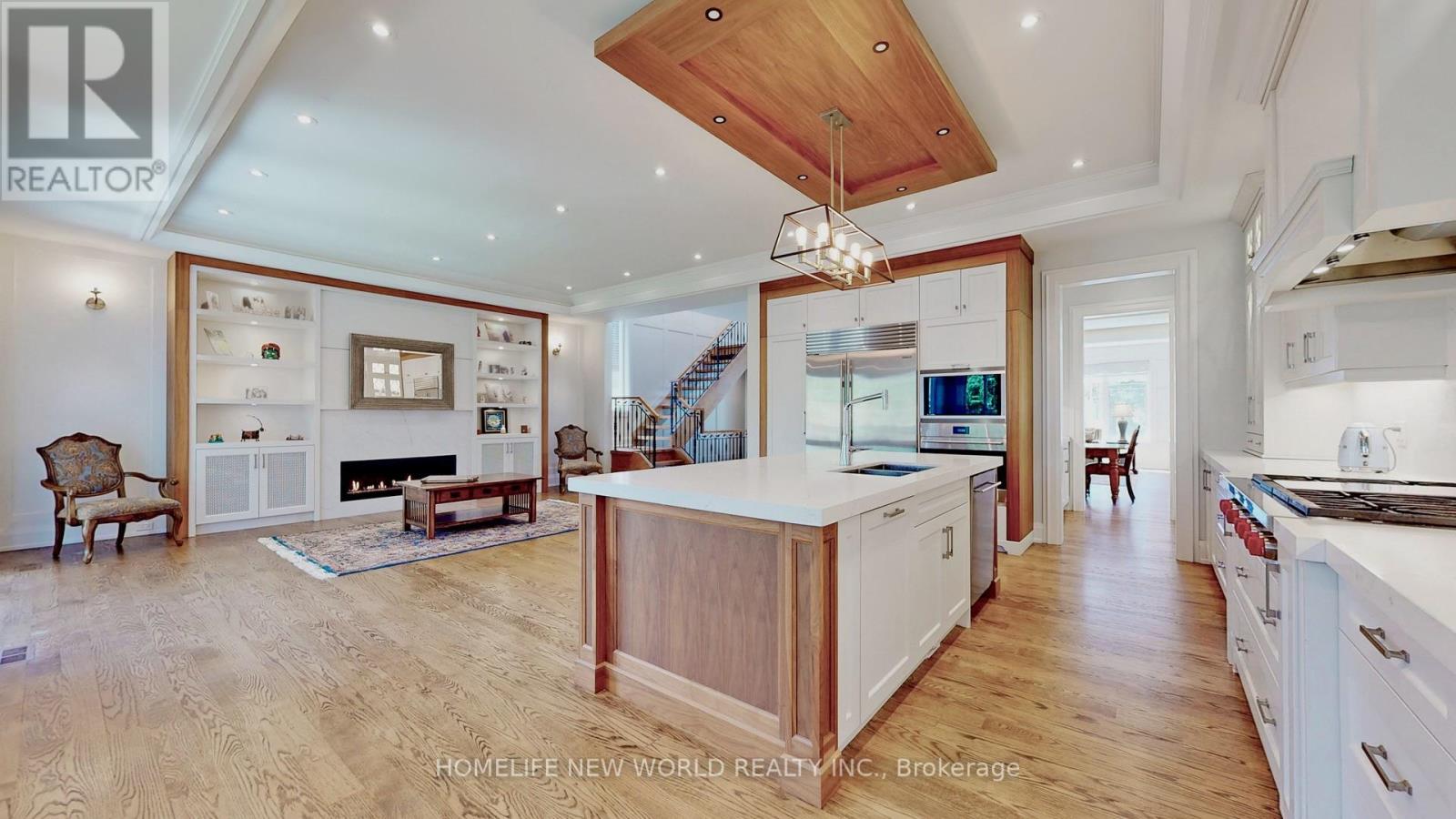 Photo 6 of 302 Johnston Avenue, Toronto ON
