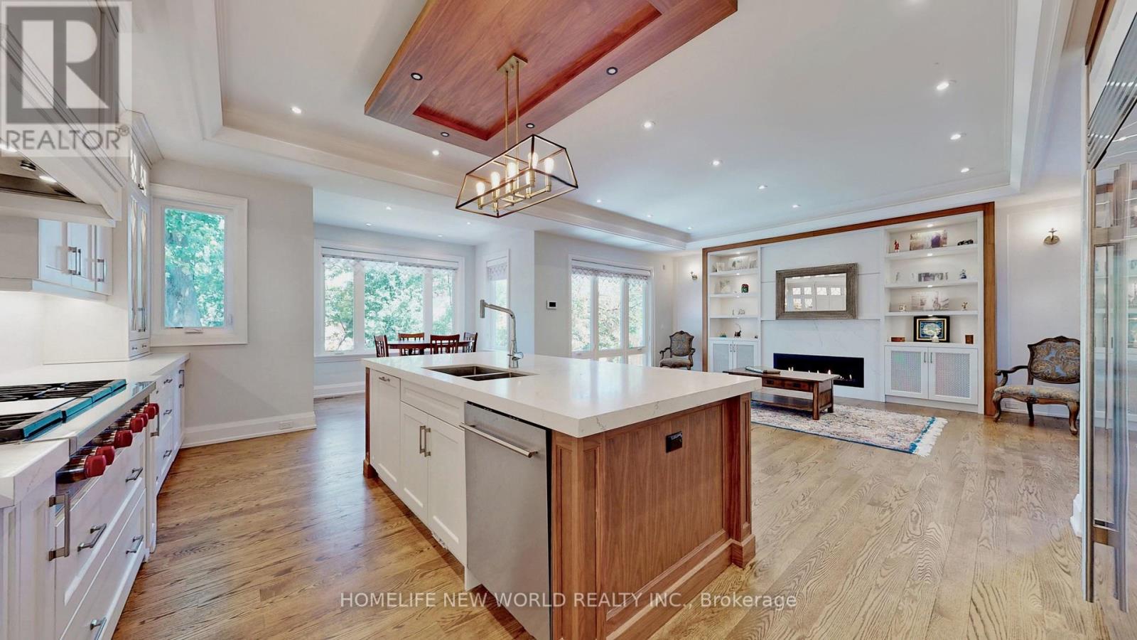 Photo 8 of 302 Johnston Avenue, Toronto ON