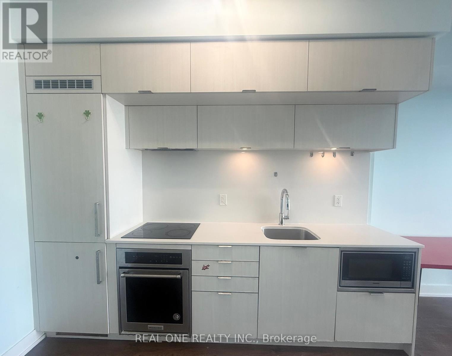 Photo 3 of 610 80 Vanauley Street, Toronto ON