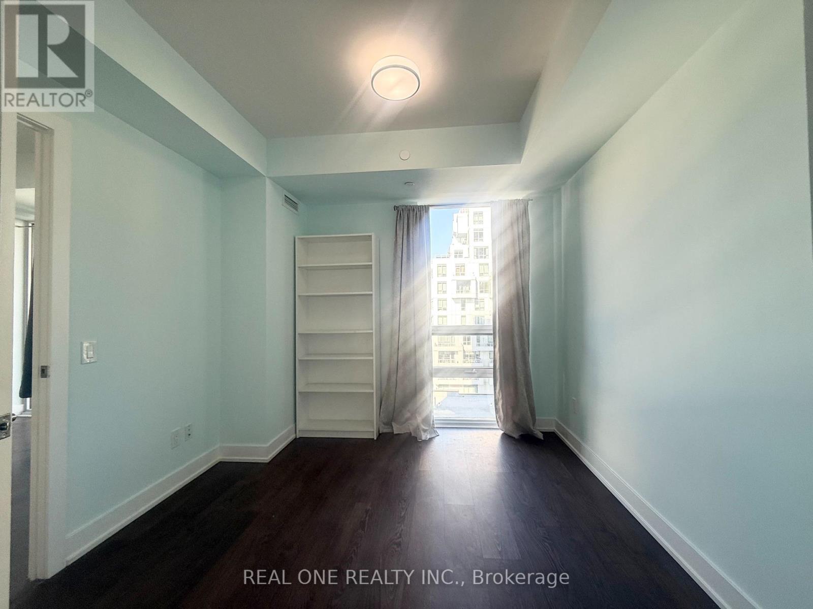 Photo 7 of 610 80 Vanauley Street, Toronto ON