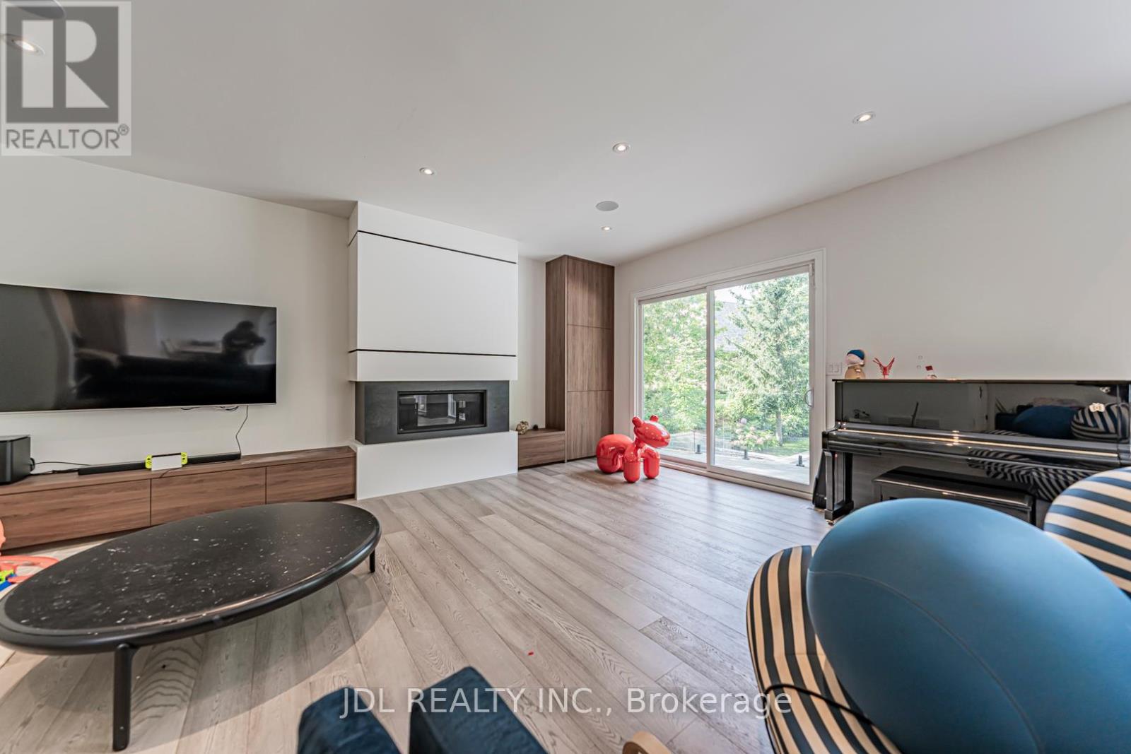 Photo 14 of 19 Fifeshire Road, Toronto ON