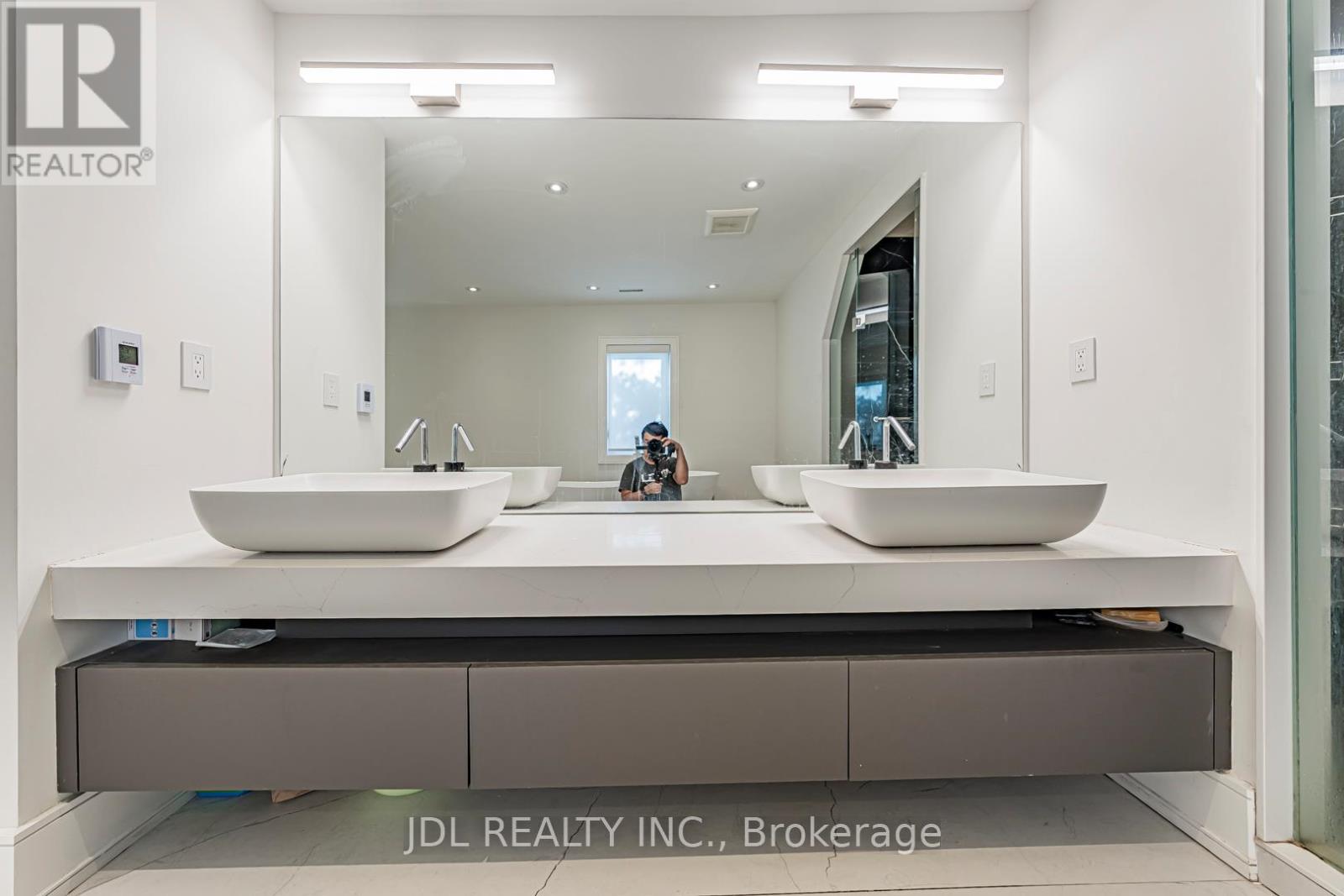 Photo 26 of 19 Fifeshire Road, Toronto ON