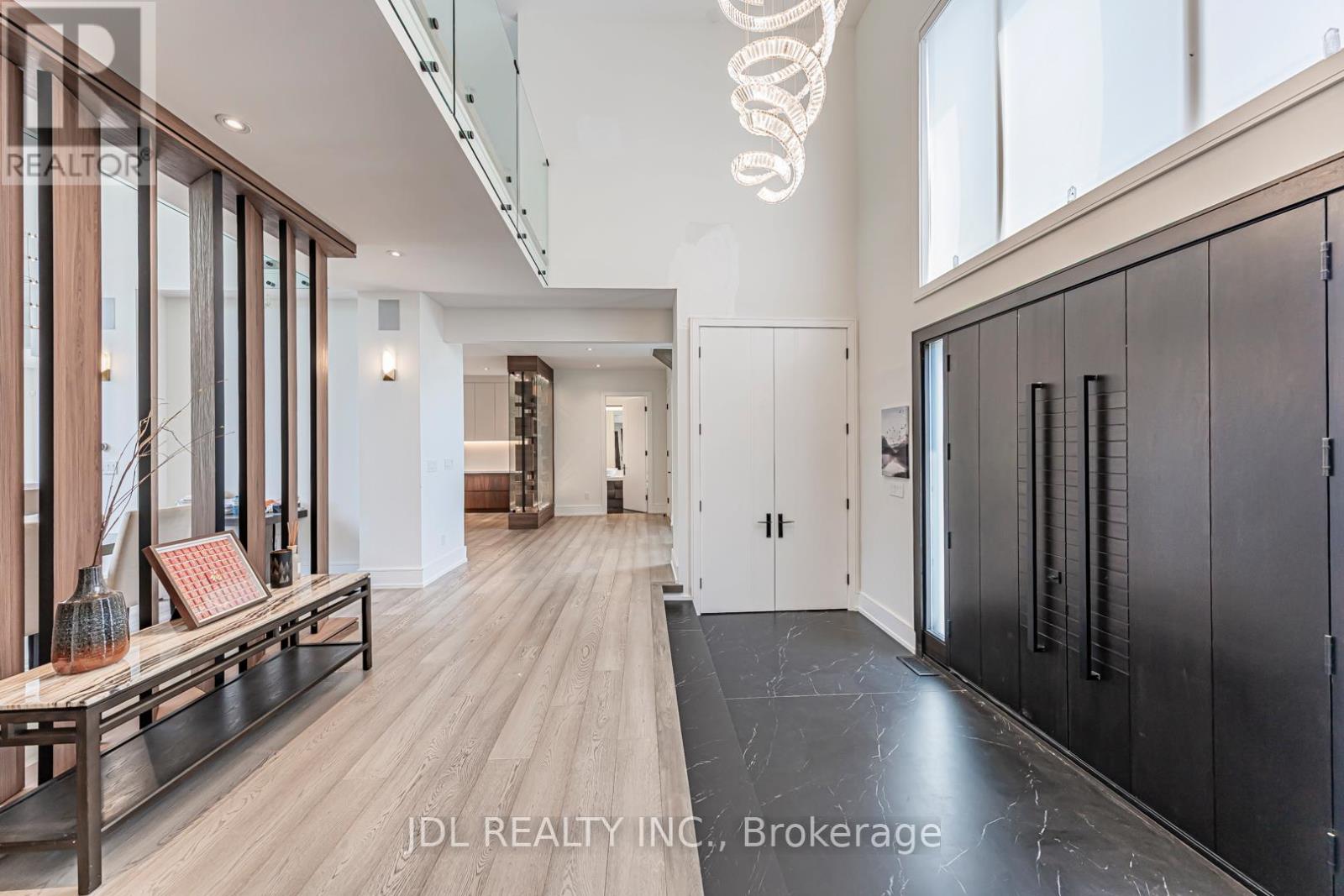 Photo 8 of 19 Fifeshire Road, Toronto ON