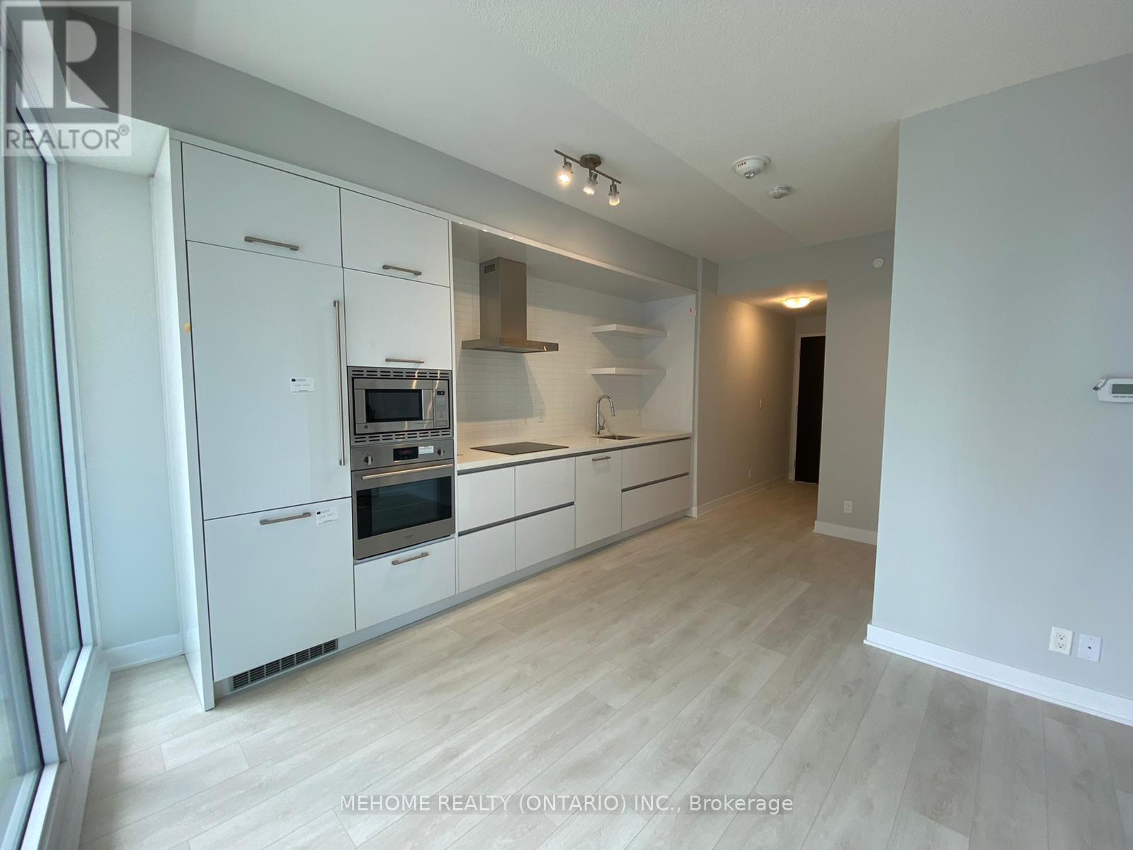 Photo 4 of 806 2221 Yonge Street, Toronto ON