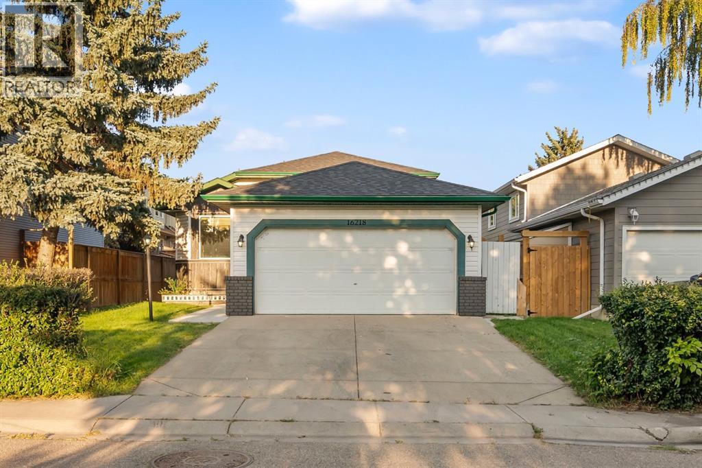 Photo 2 of 16218 Shawbrooke Road Sw, Calgary AB