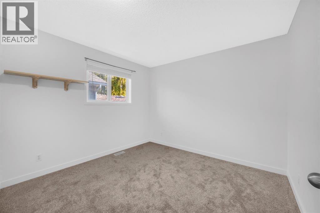 Photo 18 of 16218 Shawbrooke Road Sw, Calgary AB