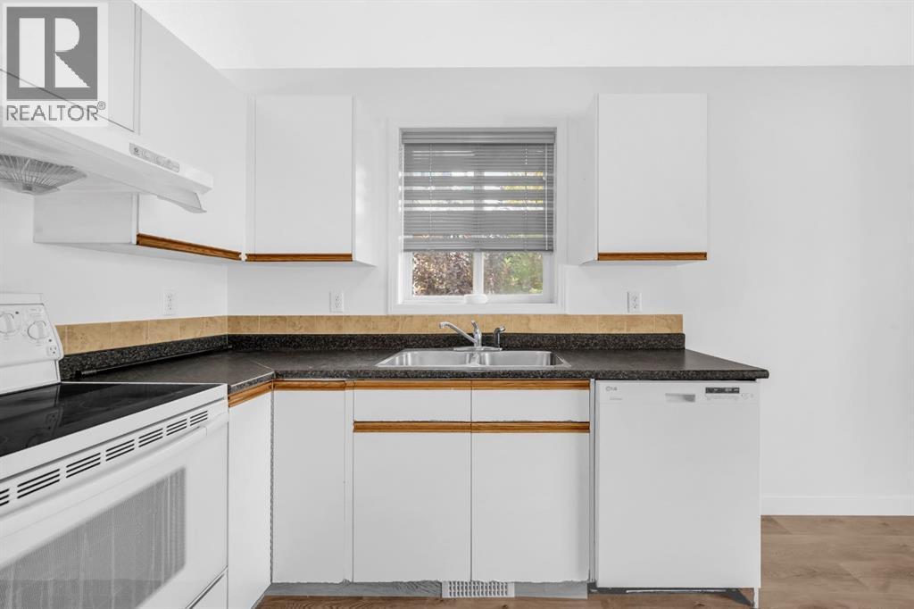 Photo 14 of 16218 Shawbrooke Road Sw, Calgary AB