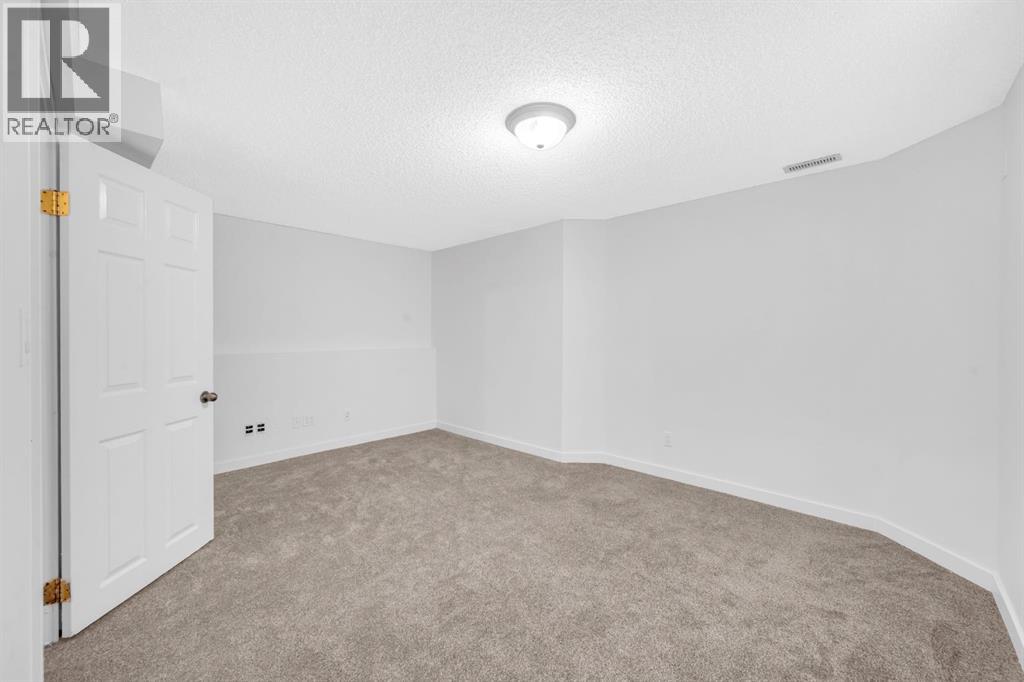 Photo 39 of 16218 Shawbrooke Road Sw, Calgary AB