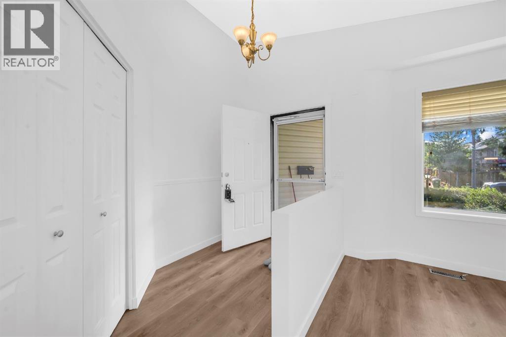 Photo 5 of 16218 Shawbrooke Road Sw, Calgary AB