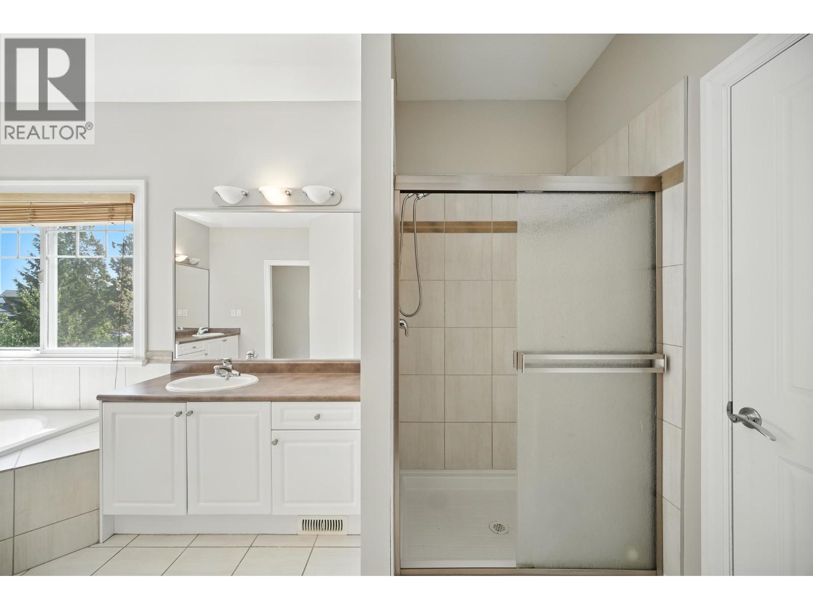 Photo 20 of 3252 Camelback Lane, Coquitlam BC