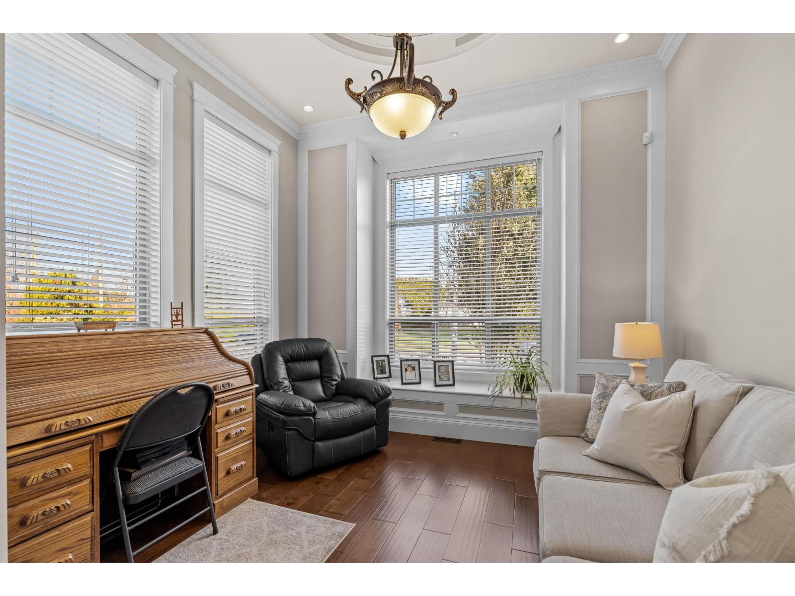 Photo 4 of 7326 199 Street, Langley BC