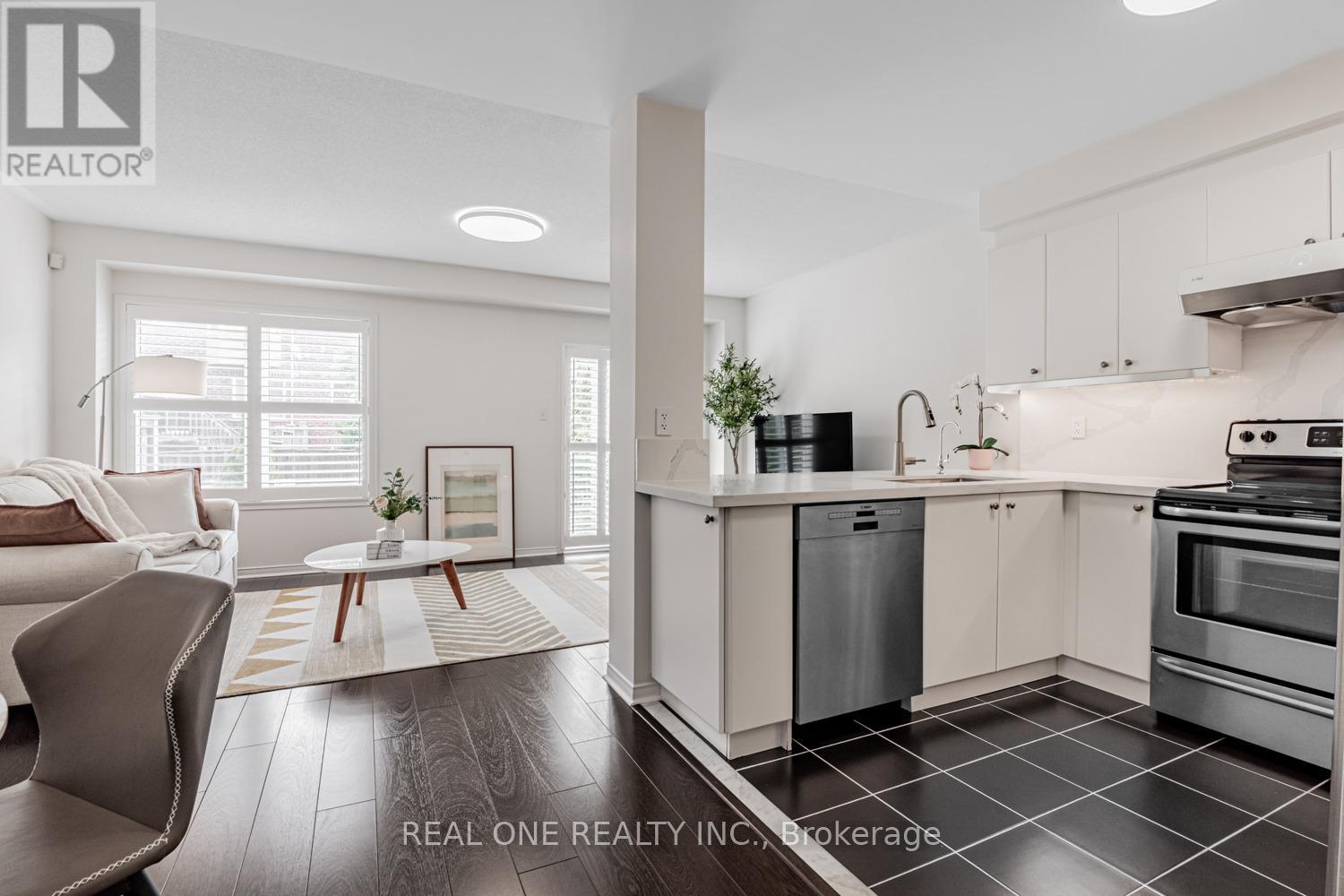 Photo 10 of 16 Bearings Avenue, Whitchurchstouffville ON