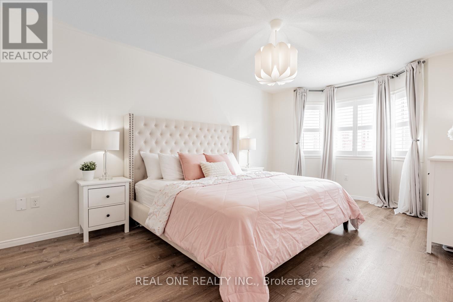 Photo 20 of 16 Bearings Avenue, Whitchurchstouffville ON