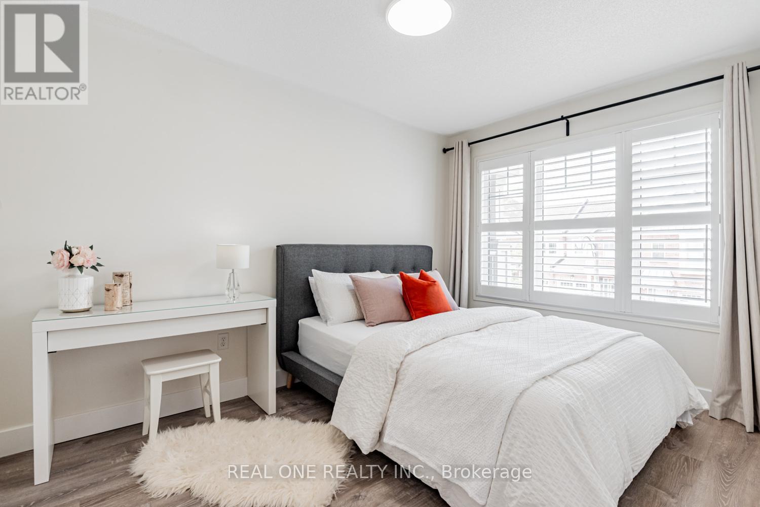 Photo 25 of 16 Bearings Avenue, Whitchurchstouffville ON