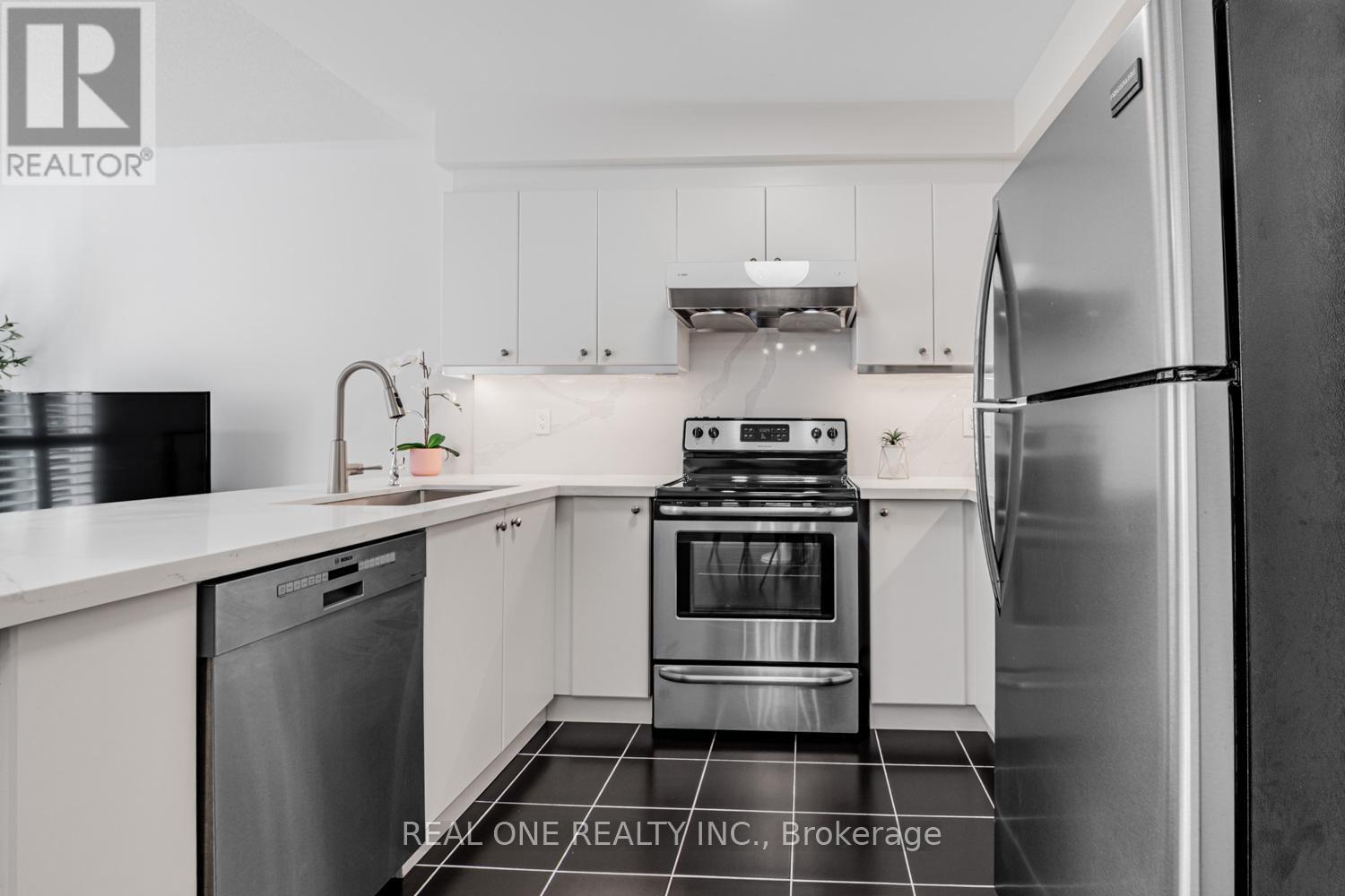 Photo 9 of 16 Bearings Avenue, Whitchurchstouffville ON