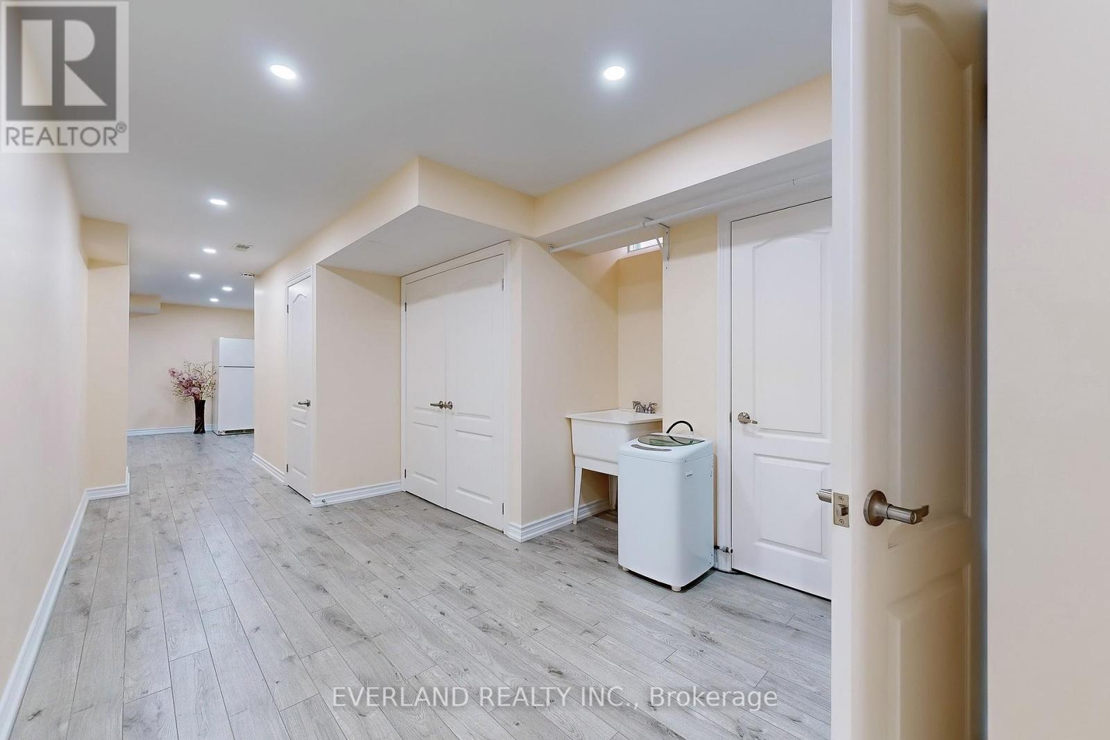 Photo 11 of 118 Orchard Hill Boulevard, Markham ON