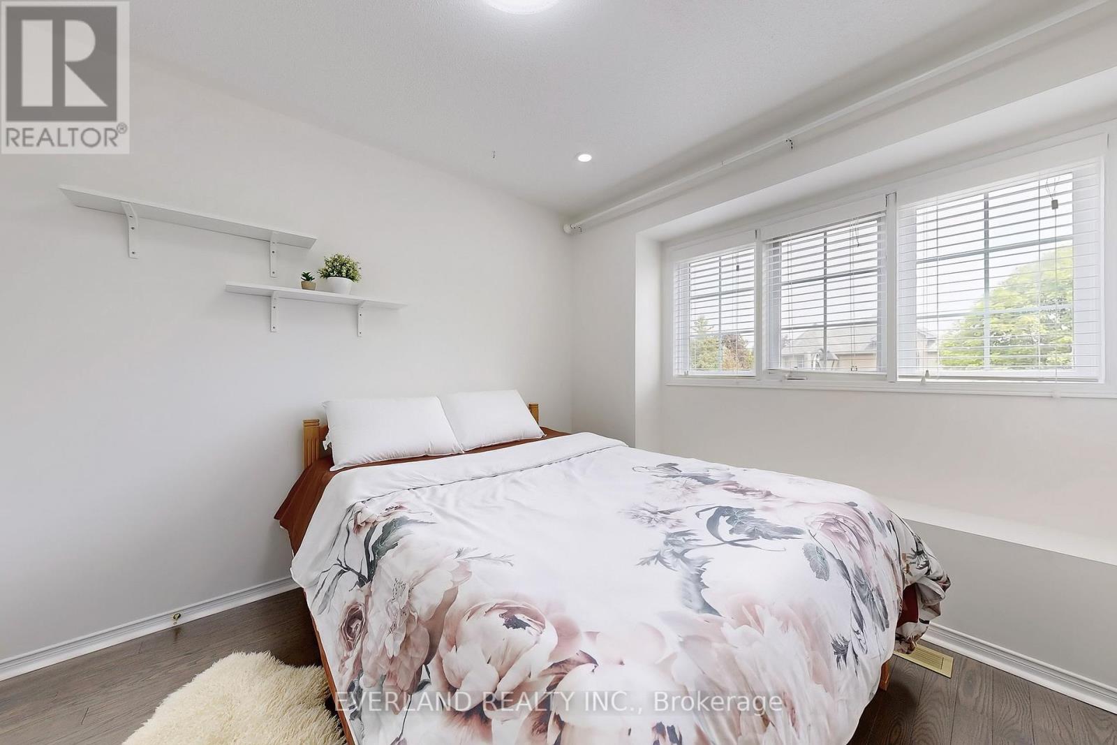 Photo 7 of 118 Orchard Hill Boulevard, Markham ON