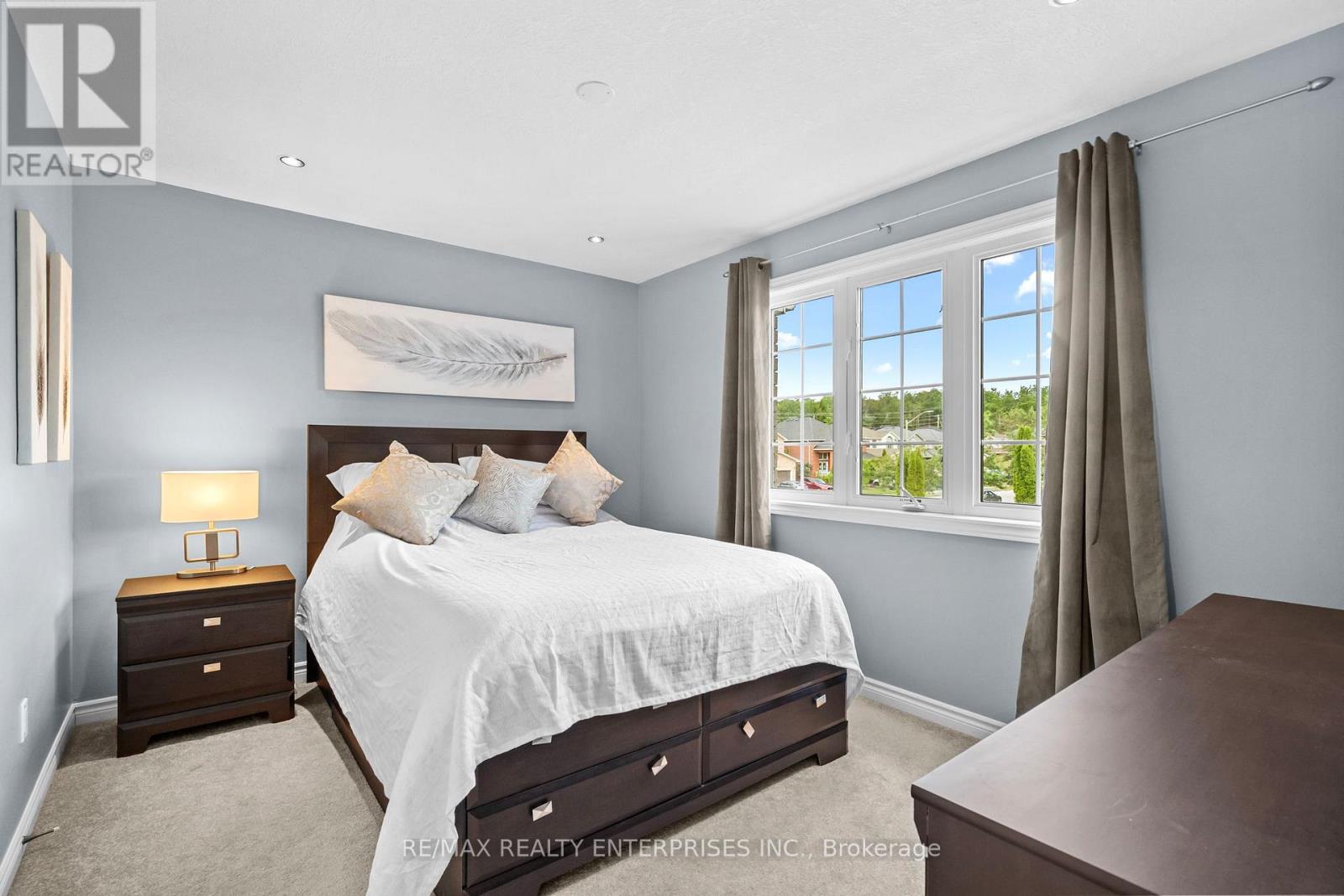 Photo 14 of 76 Balmoral Place, Barrie ON