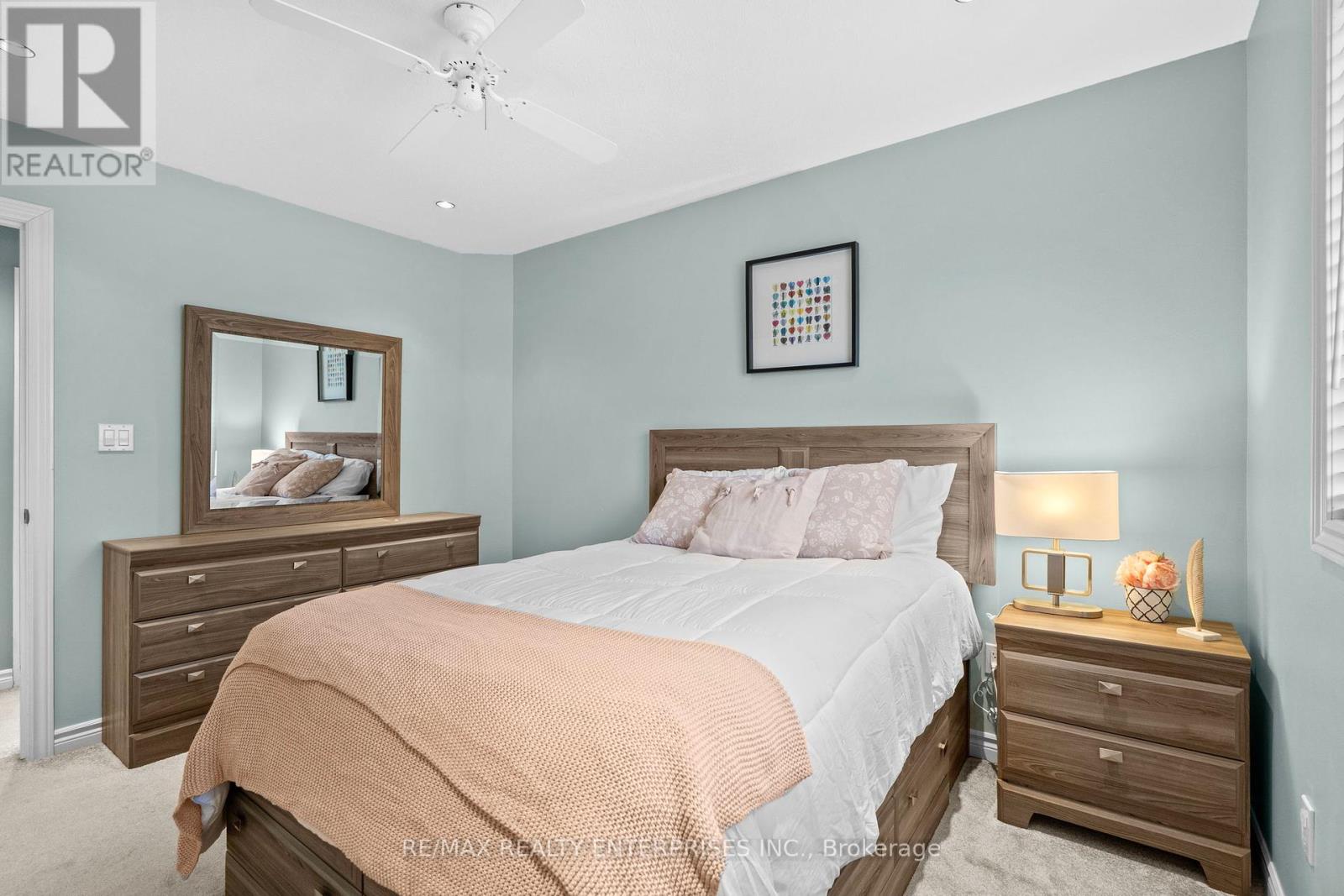 Photo 15 of 76 Balmoral Place, Barrie ON