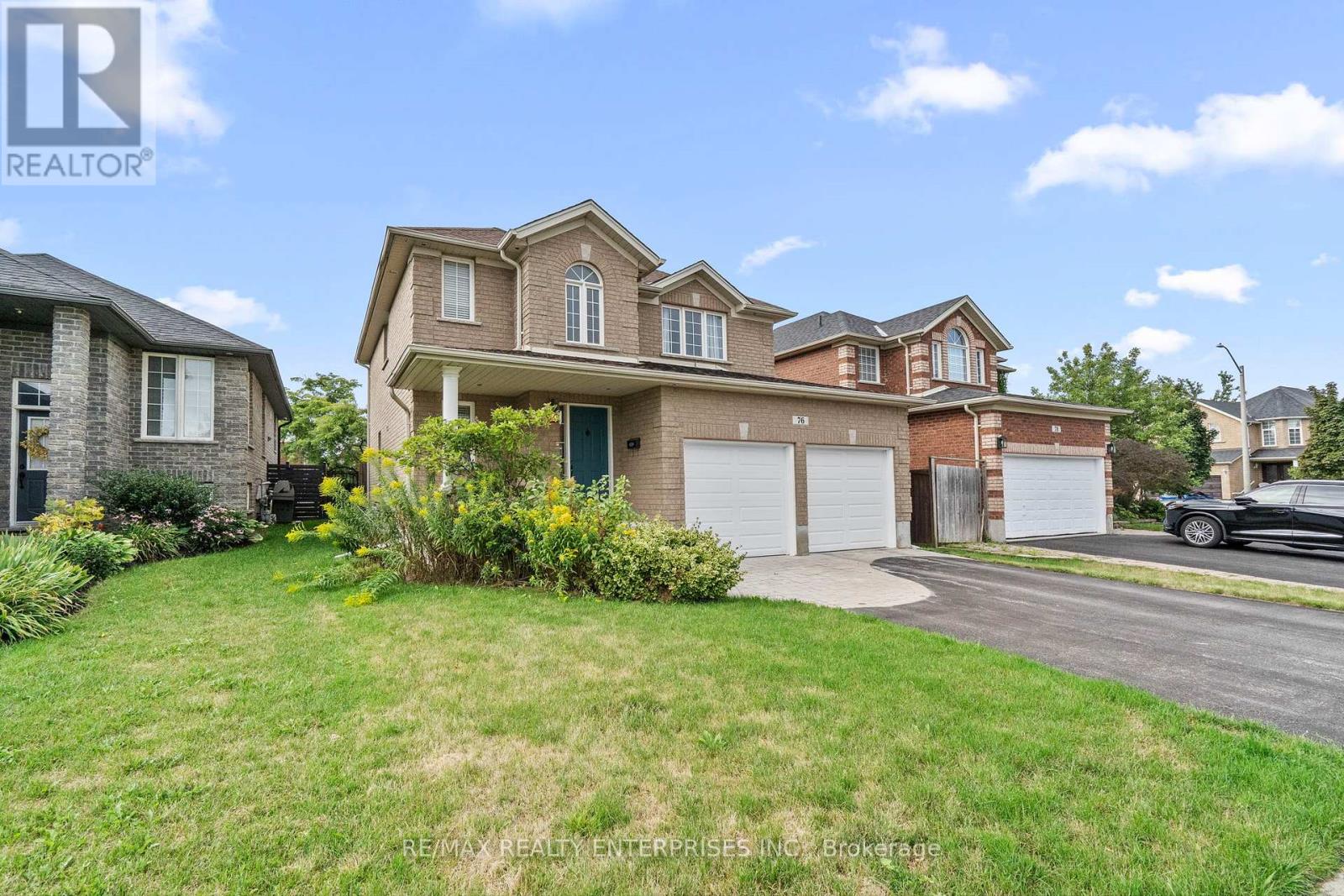 Photo 2 of 76 Balmoral Place, Barrie ON